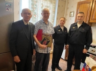Руководство УВД по ЮАО ГУ МВД России по г. Москве поздравило участника Великой Отечественной войны Алексея Каштанова с 98-летием