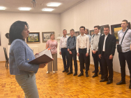 Молодые правоохранители УВД юга столицы посетили выставку Сергея Андрияки «Моя Россия»